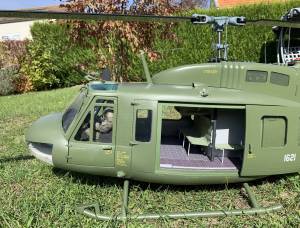 Roban UH-1D superscale 800, 2200 €