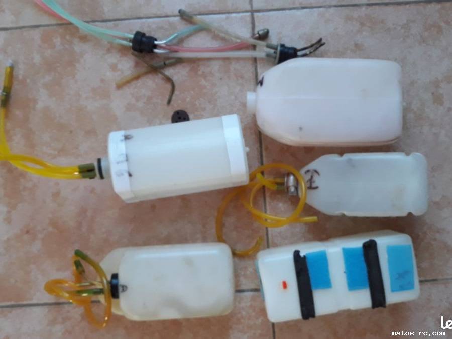 AVION LOT DE 5 RESERVOIRS OCCASION ENVIRON 500 CC