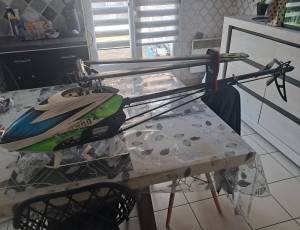 Tirex 700 x avec pale moteur et controleur 