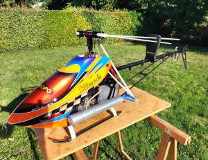 Hélicoptère Vibe 90 SG de chez JR Propo + Pièces