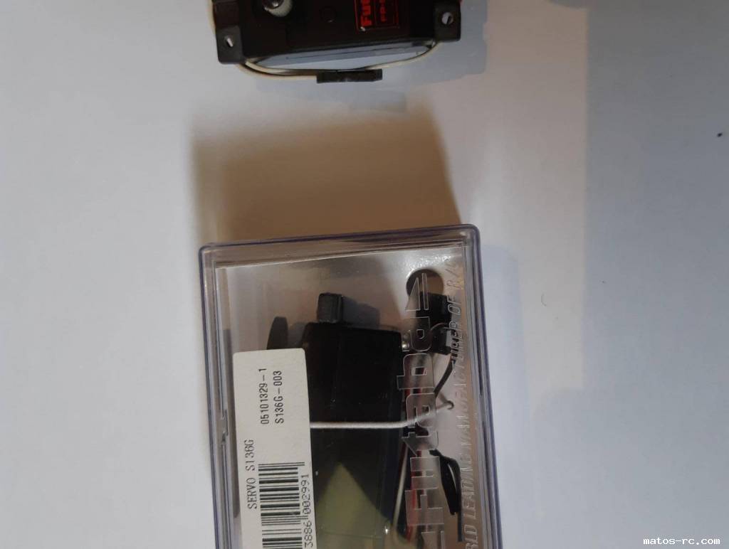 2 servos FUTABA FP-S136G