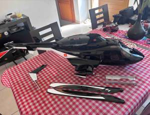 Vends un lot de 2 maquettes Vends un lot de 2 maquettes