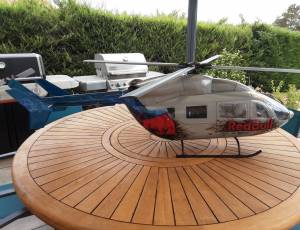 helicoptere VARIO EC145 au 1/6 avec demareur elect, 3500 €