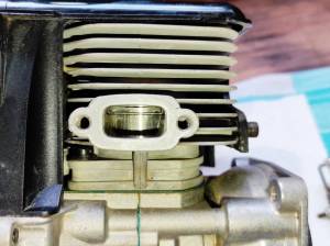 Moteur CY Zenoah 26 CC + Pot + accessoires ... 