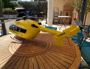 helicoptere VARIO EC145 au 1/6, 2900 €