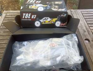 Buggy 1/8  T8E. V3