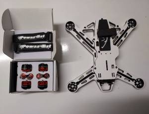 Châssis drone + 4 Moteurs Xnova RM2204 2600KV NEUF