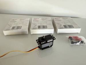 Ensemble 4 Servos KST pour hélico taille 550 / 580 Ensemble 4 Servos KST pour hélico taille 550 / 580