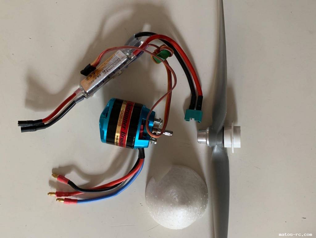 Moteur électrique brushless bec