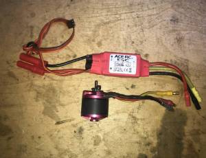 motorisation mini titan e325 (variateur et moteur), 25 €
