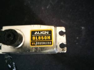 Vend 4 servos Align 550 à 800
