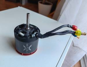 Moteur XNOVA XTS 4525 560kv pour taille 700/800, 175 €