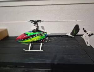 Hélicoptère  électrique bon état  Hélicoptère  électrique bon état
